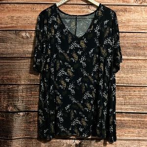 🌼Lane Bryant Flowy Navy Blouse